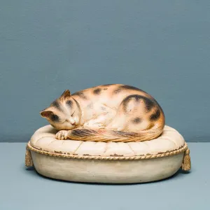 CAT ON OVAL CUSHION BOX